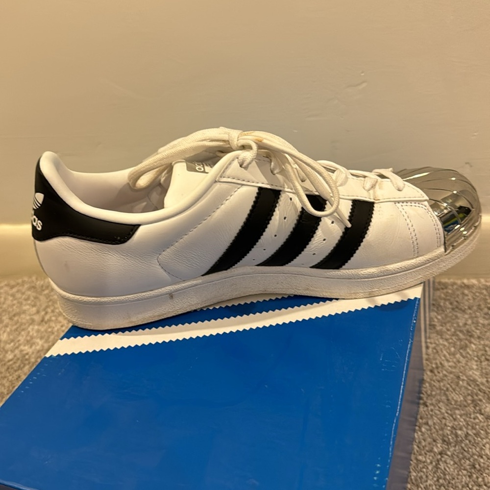 Adidas Superstar silver metal cap toe sneakers - Picture 6 of 8